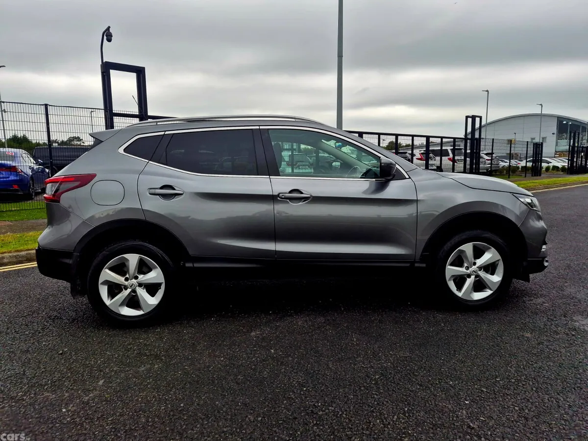 Nissan Qashqai MPV, Diesel, 2021, Grey