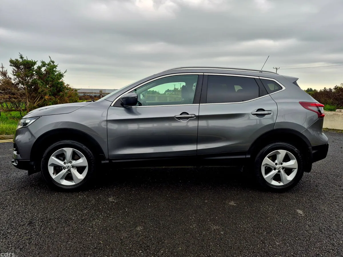 Nissan Qashqai MPV, Diesel, 2021, Grey