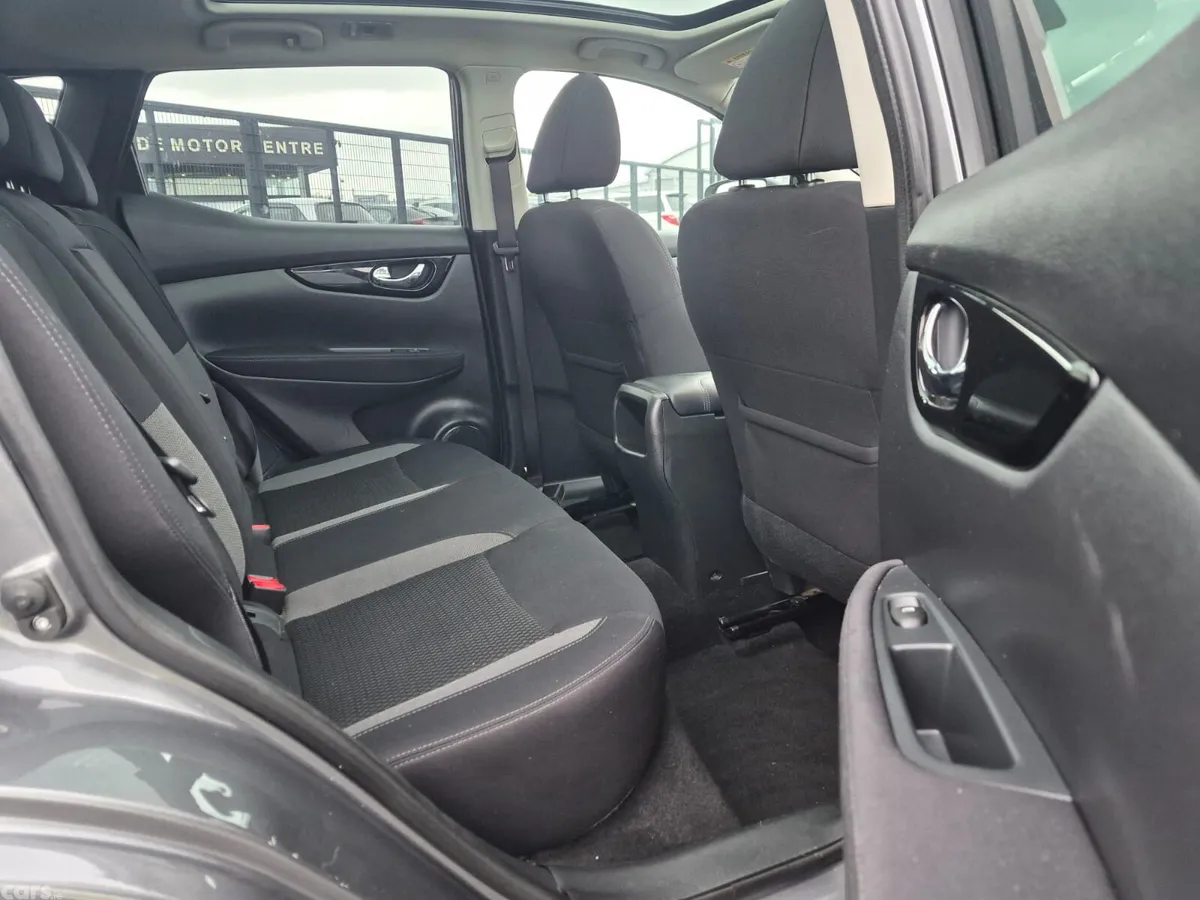 Nissan Qashqai MPV, Diesel, 2021, Grey