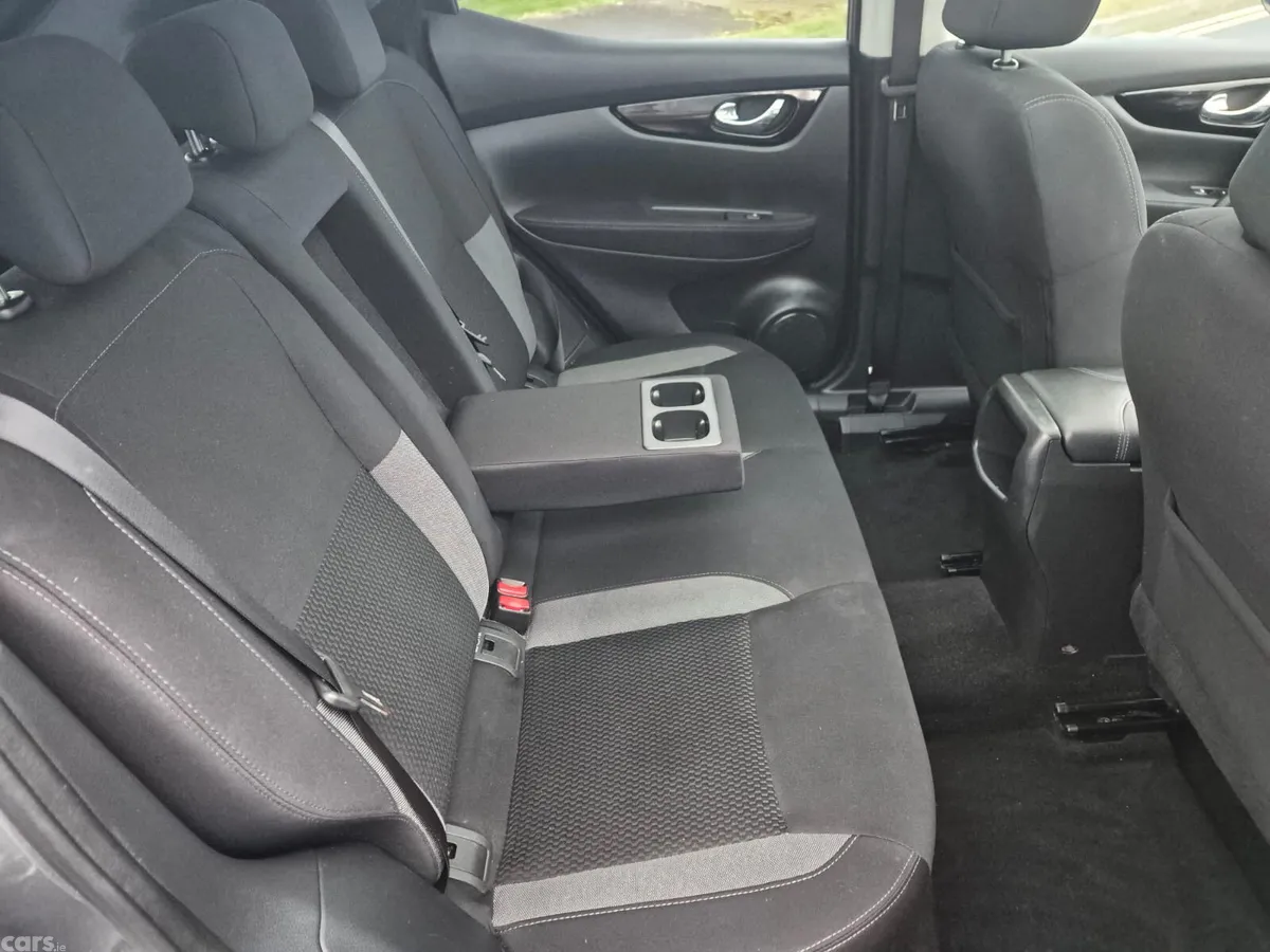 Nissan Qashqai MPV, Diesel, 2021, Grey