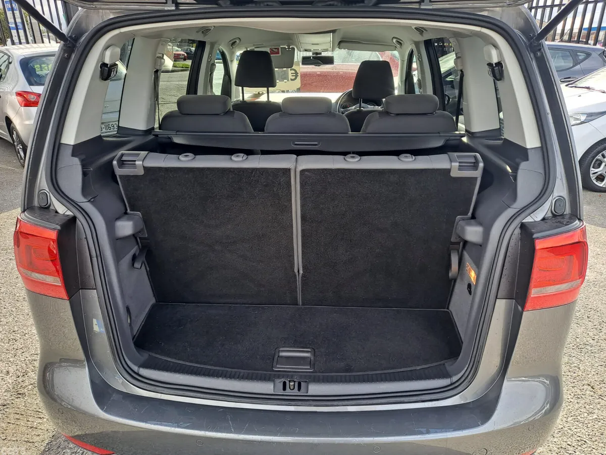 Volkswagen Touran MPV, Diesel, 2012, Grey