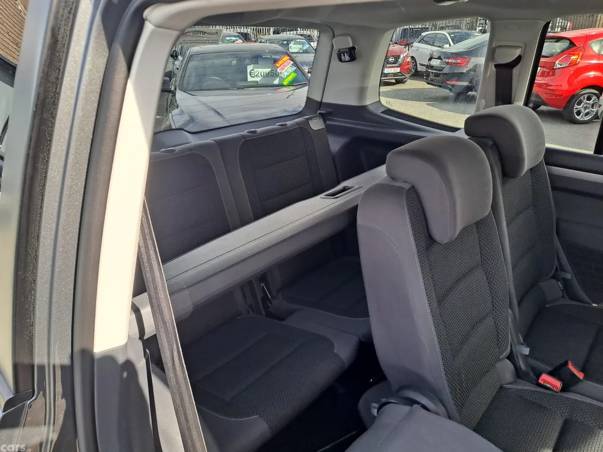 Volkswagen Touran MPV, Diesel, 2012, Grey