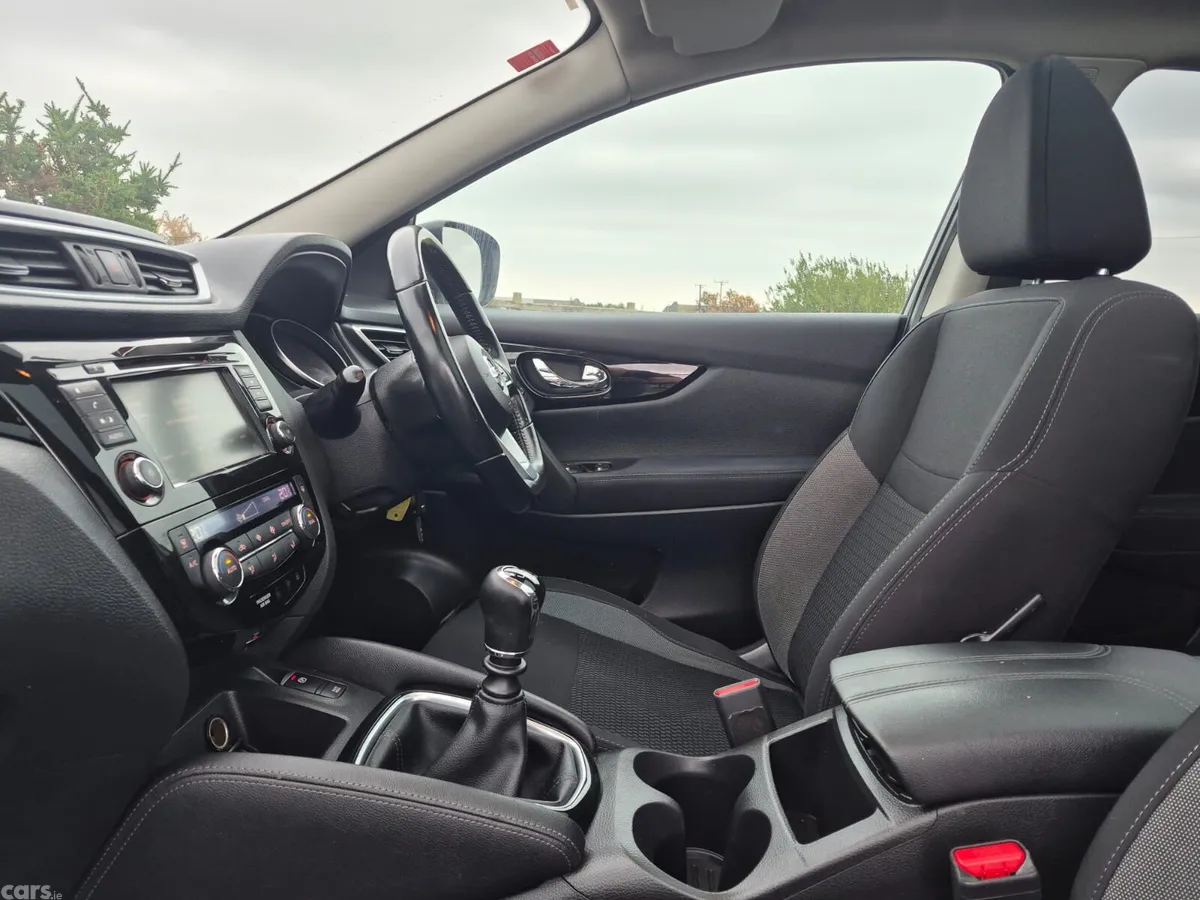 Nissan Qashqai MPV, Diesel, 2021, Grey