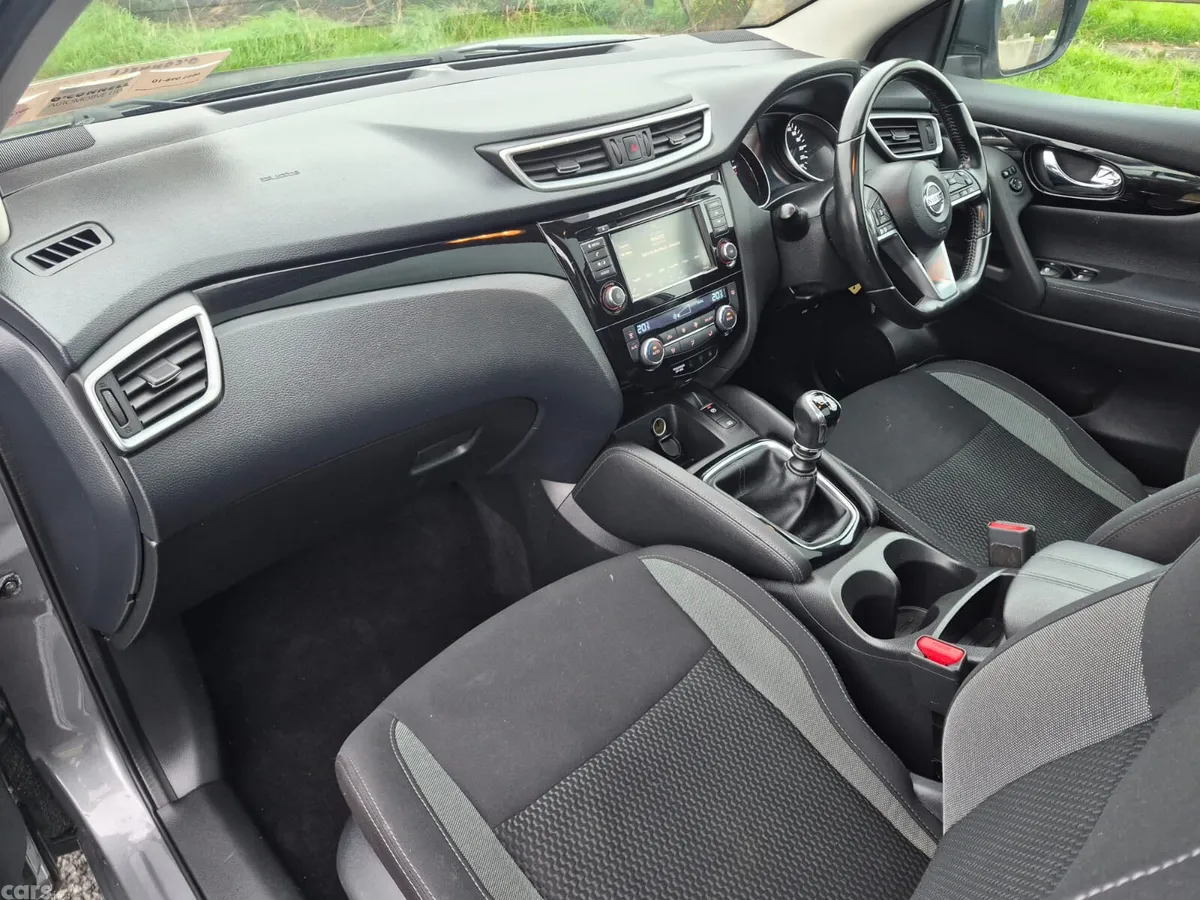 Nissan Qashqai MPV, Diesel, 2021, Grey