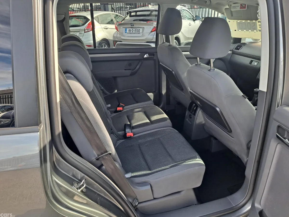 Volkswagen Touran MPV, Diesel, 2012, Grey