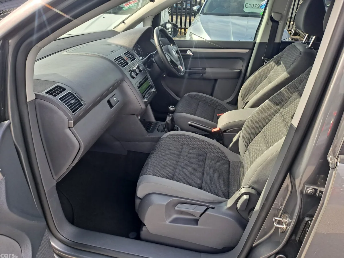 Volkswagen Touran MPV, Diesel, 2012, Grey