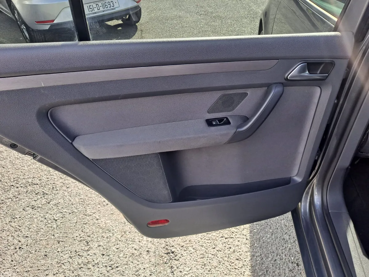 Volkswagen Touran MPV, Diesel, 2012, Grey