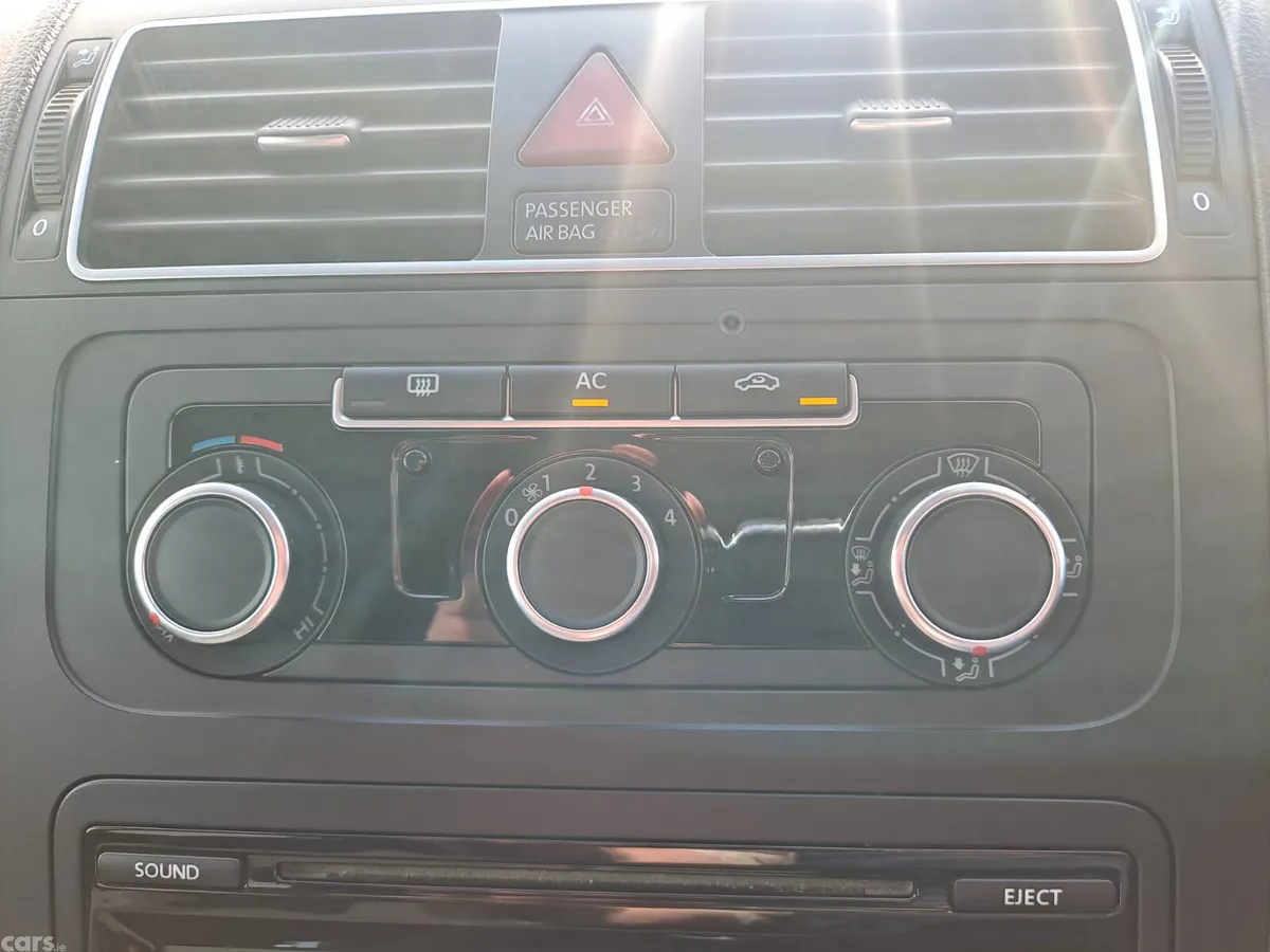 Volkswagen Touran MPV, Diesel, 2012, Grey