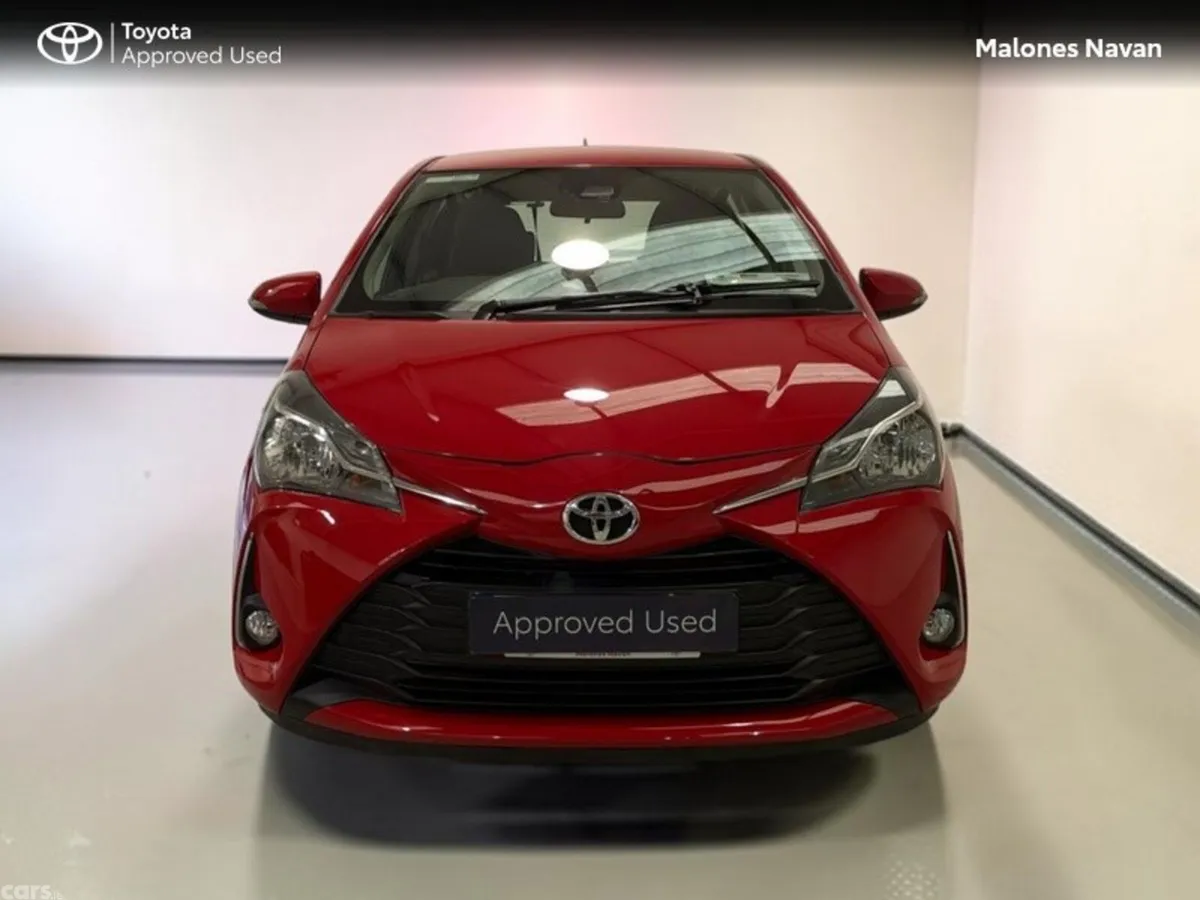 Toyota Yaris Hatchback, Petrol, 2018, Red