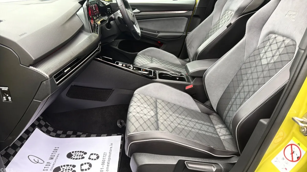 Volkswagen Golf Hatchback, Diesel, 2023, Gold
