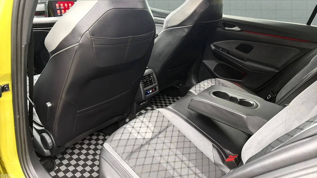 Volkswagen Golf Hatchback, Diesel, 2023, Gold