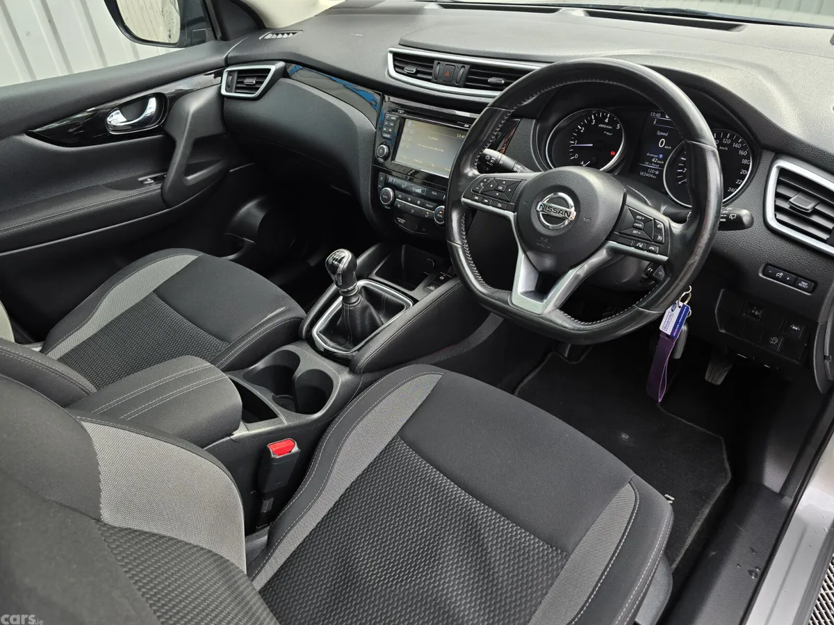Nissan Qashqai MPV, Petrol, 2018, Grey