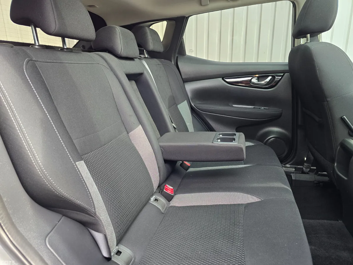 Nissan Qashqai MPV, Petrol, 2018, Grey
