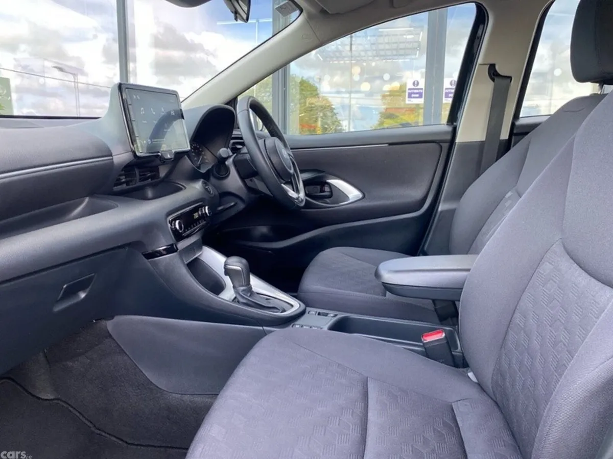 Toyota Yaris Hatchback, Petrol Hybrid, 2026, Black