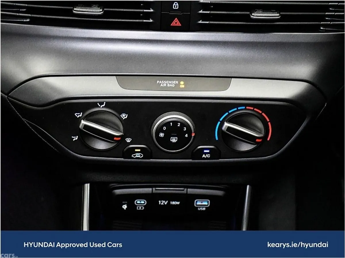 Hyundai i20 Hatchback, Petrol, 2024, Green