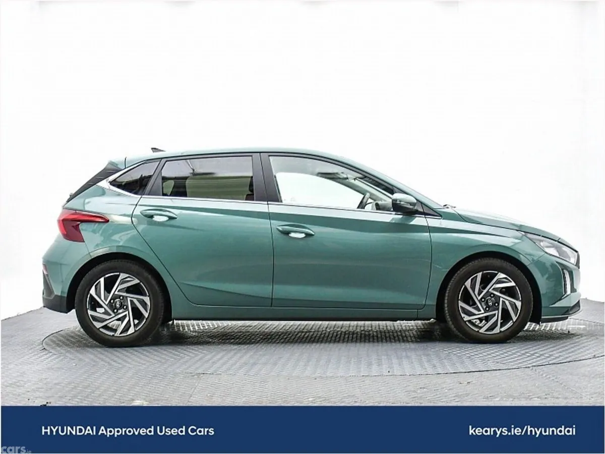 Hyundai i20 Hatchback, Petrol, 2024, Green