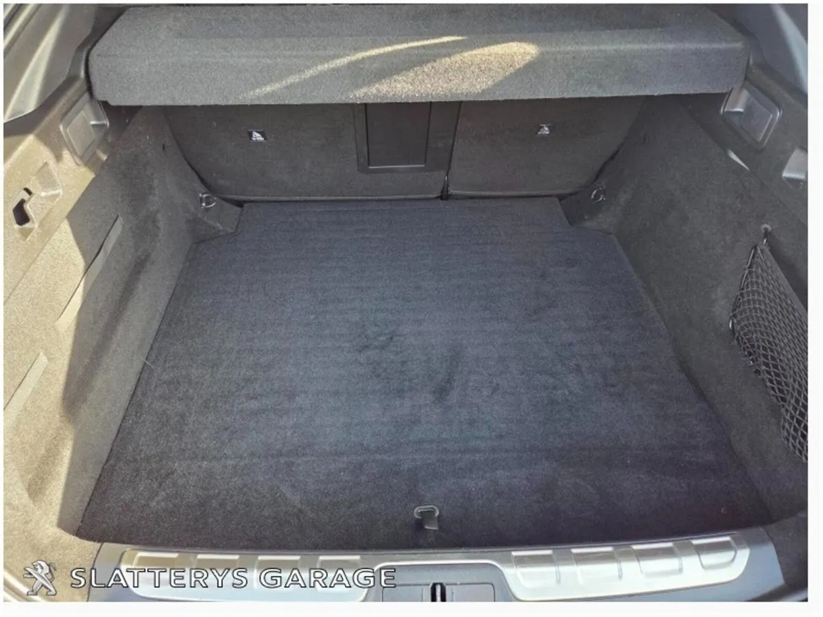 Peugeot 408 Hatchback, Petrol, 2023, Red