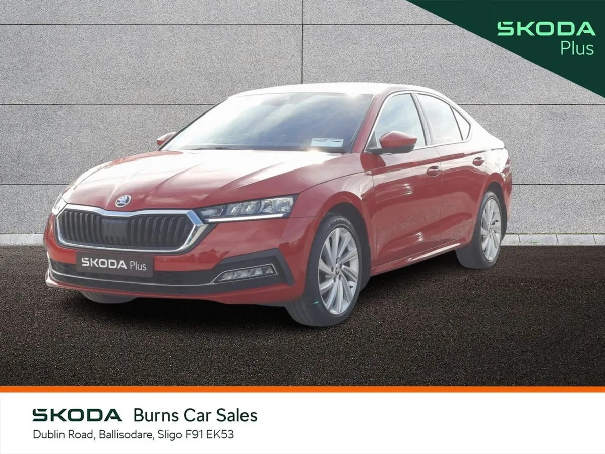 Skoda Octavia Saloon, Diesel, 2024, Red
