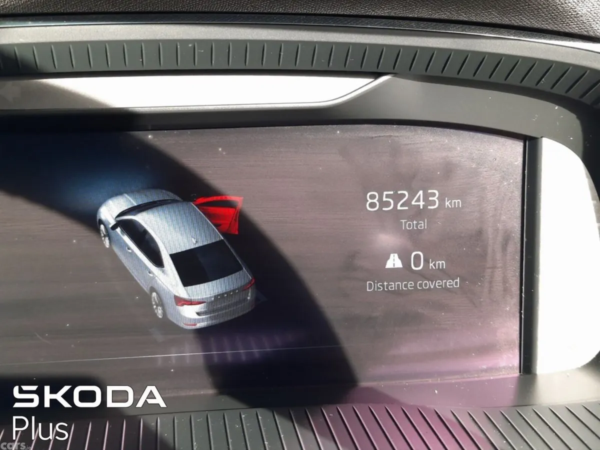 Skoda Octavia Saloon, Diesel, 2024, Red