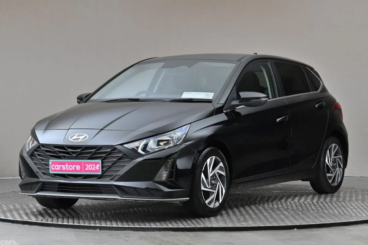 Hyundai i20 Hatchback, Petrol, 2024, Black