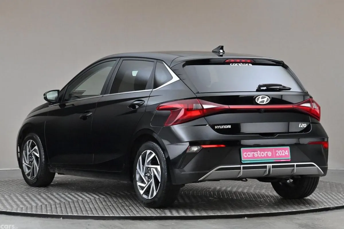 Hyundai i20 Hatchback, Petrol, 2024, Black