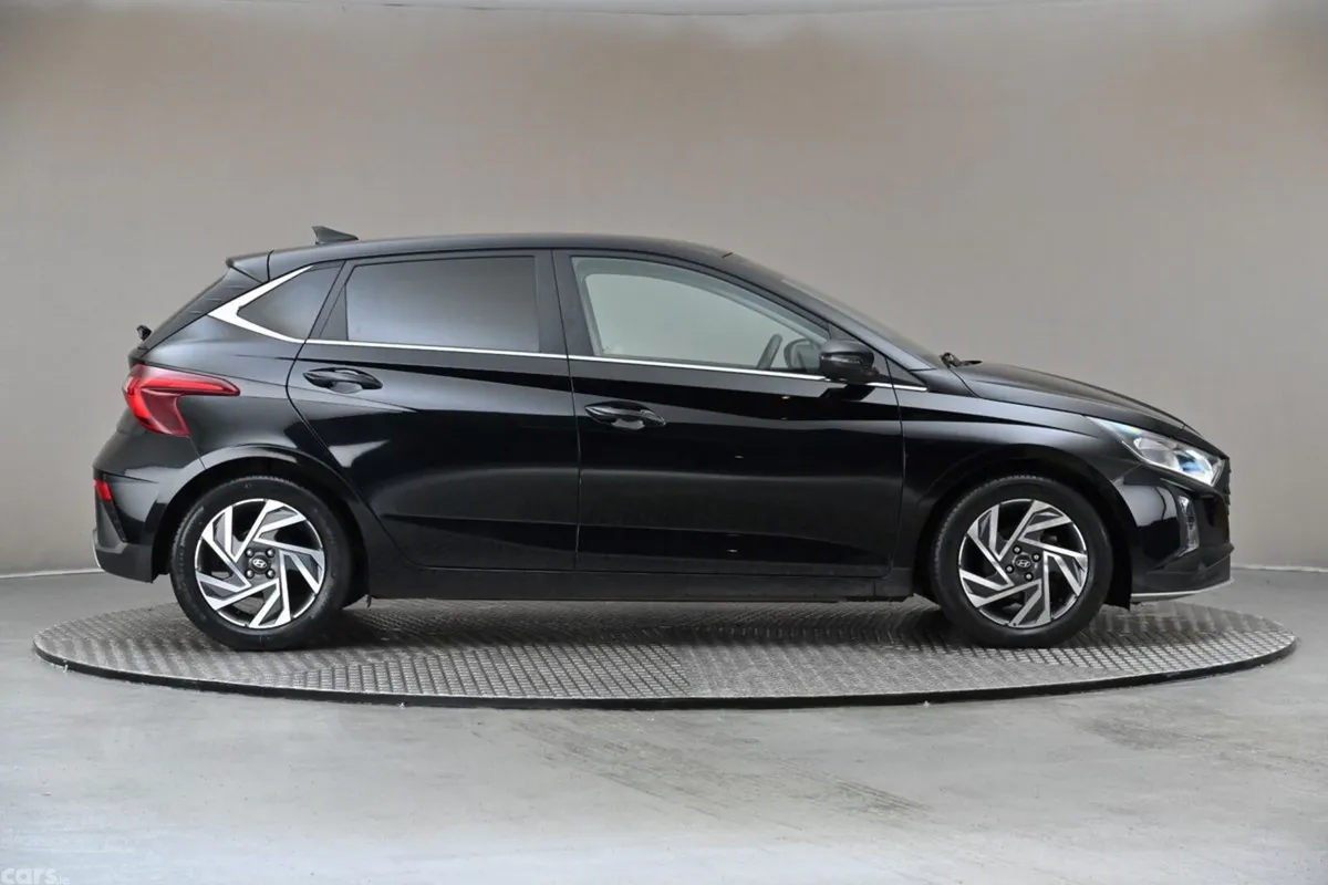 Hyundai i20 Hatchback, Petrol, 2024, Black