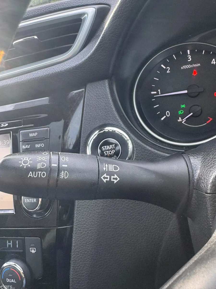 Nissan Qashqai Hatchback, Diesel, 2018, Black