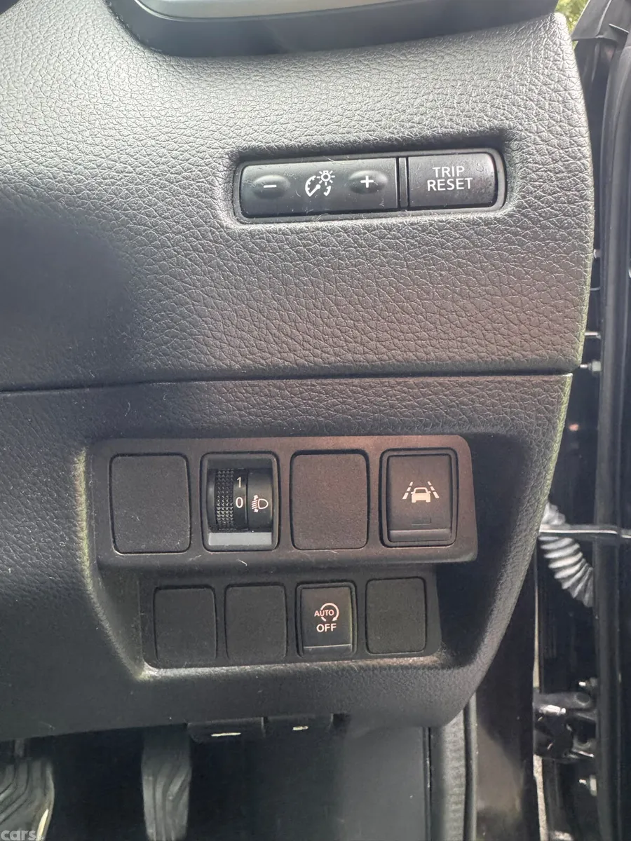 Nissan Qashqai Hatchback, Diesel, 2018, Black