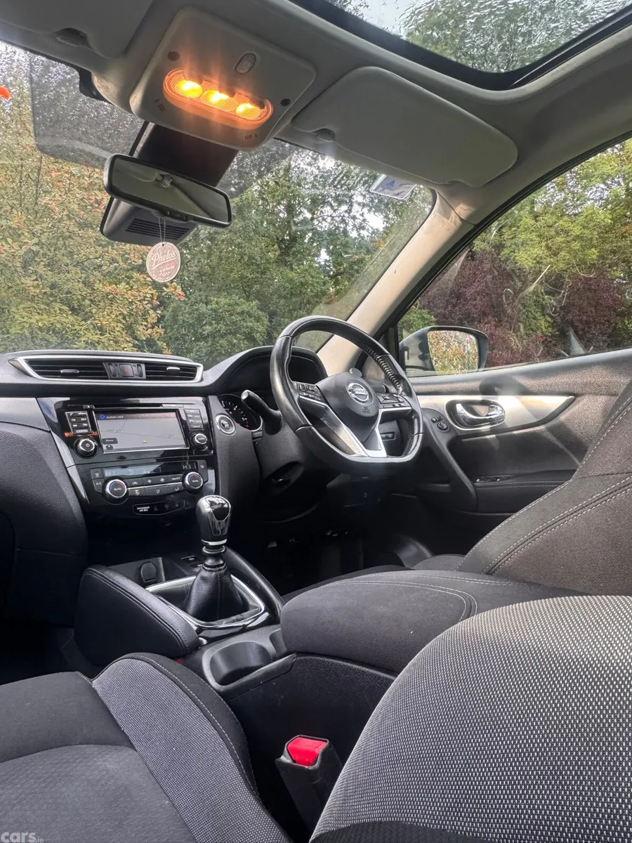 Nissan Qashqai Hatchback, Diesel, 2018, Black