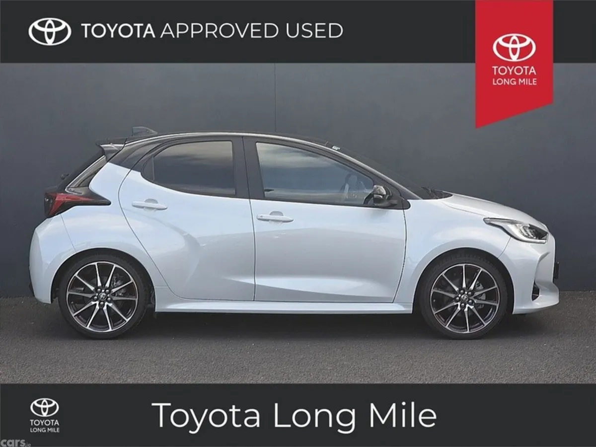 Toyota Yaris Hatchback, Petrol Hybrid, 2023, White