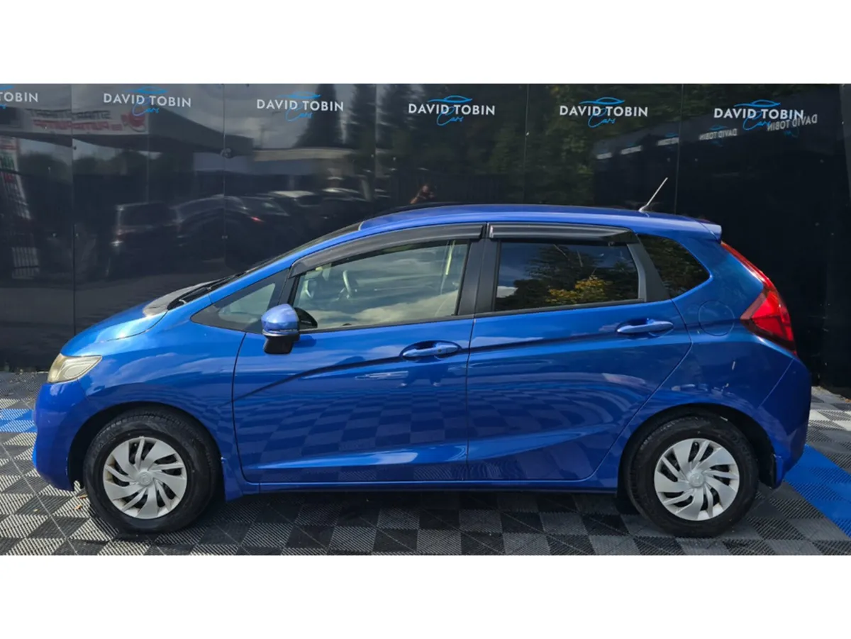 Honda Fit Hatchback, Petrol, 2015, Blue