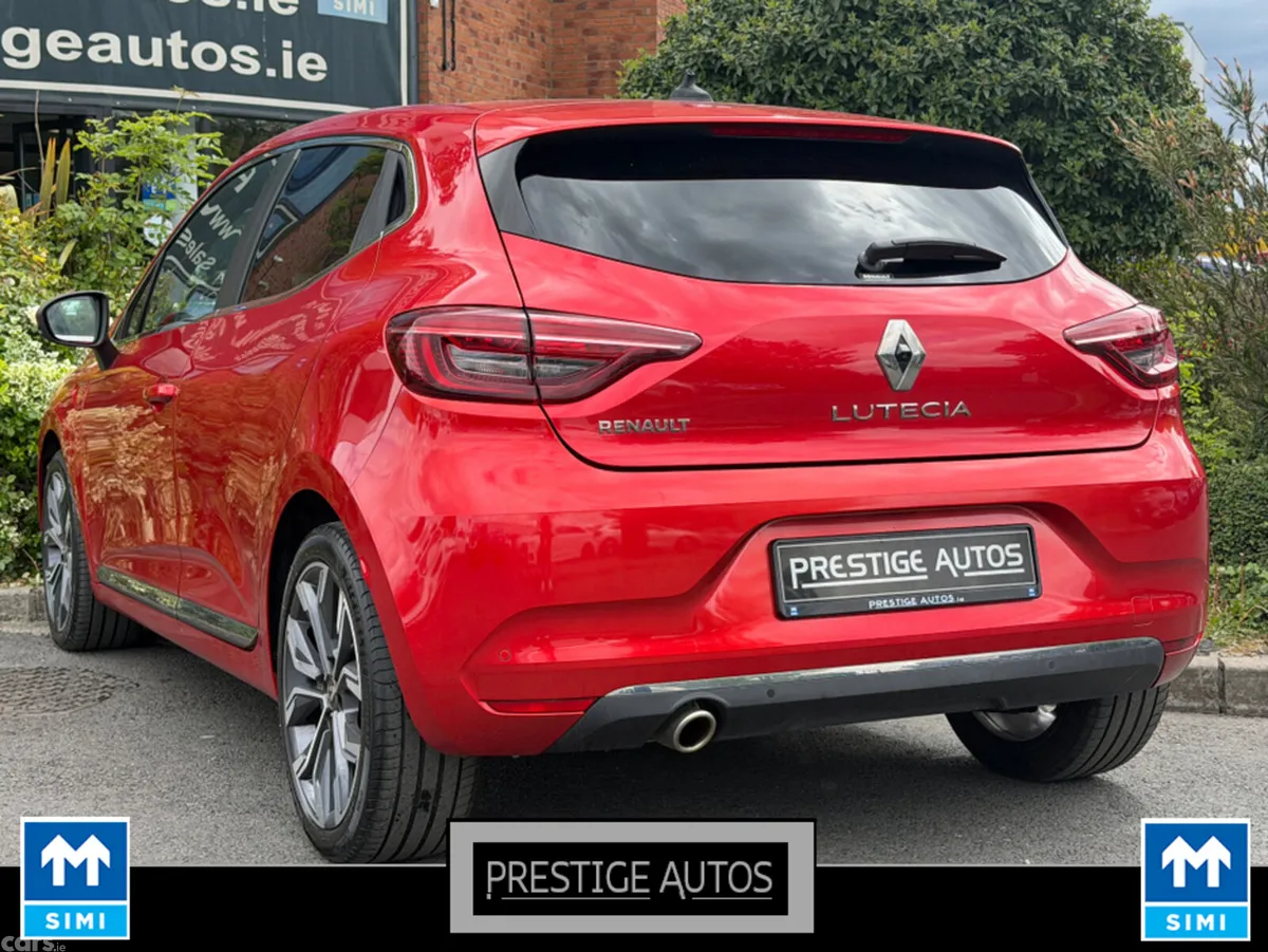 Renault Clio Hatchback, Petrol, 2021, Red