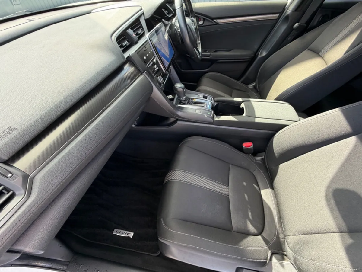 Honda Civic Saloon, Petrol, 2019, White