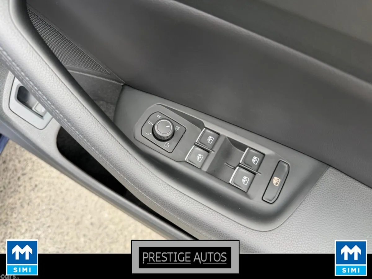 Volkswagen Passat Estate, Petrol, 2016, Blue