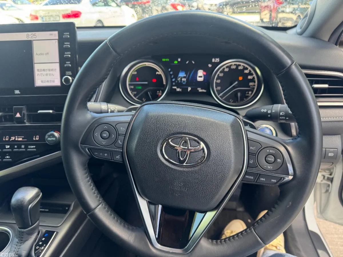 Toyota Camry Saloon, Petrol, 2023, White