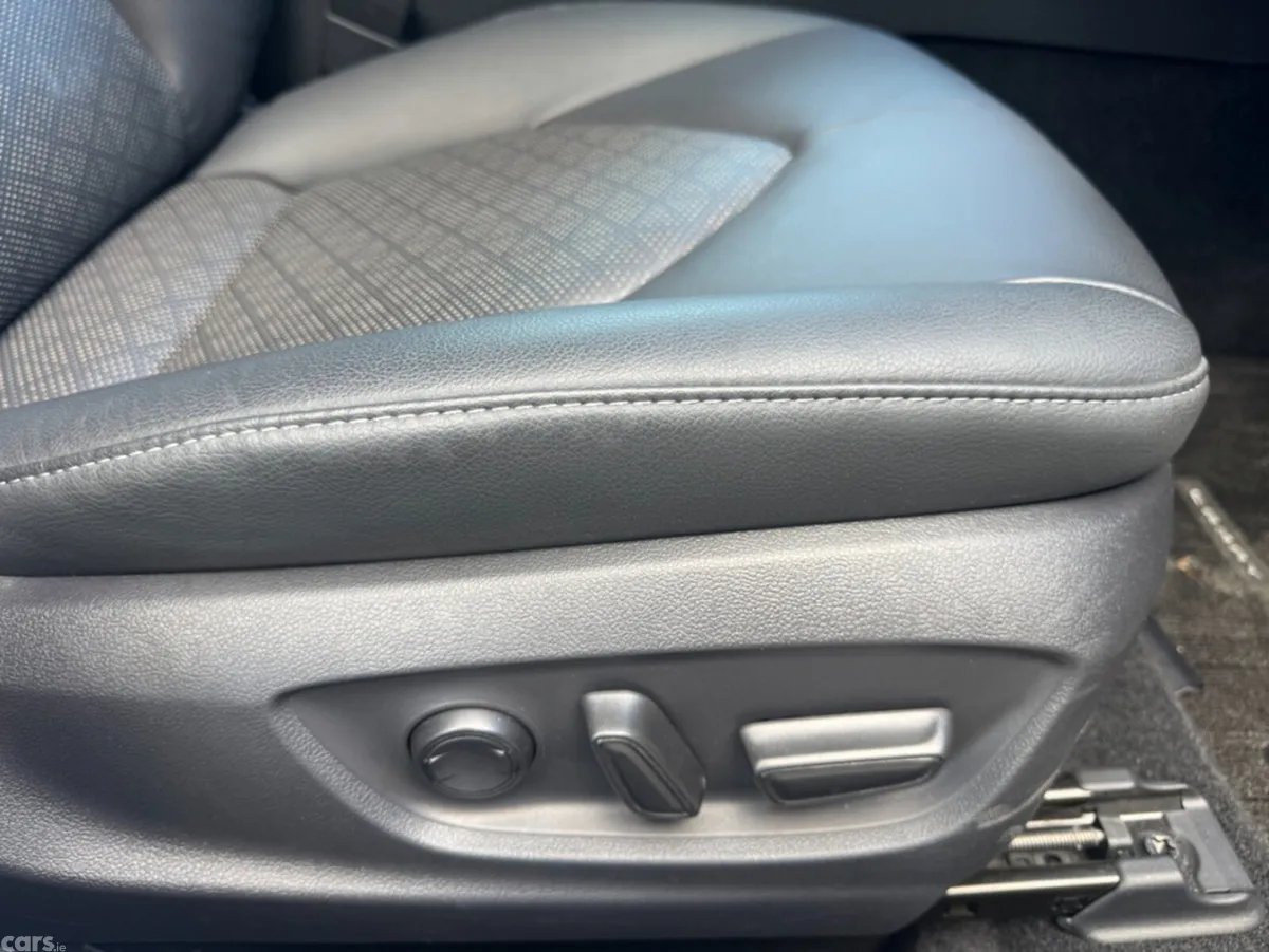 Toyota Camry Saloon, Petrol, 2023, White
