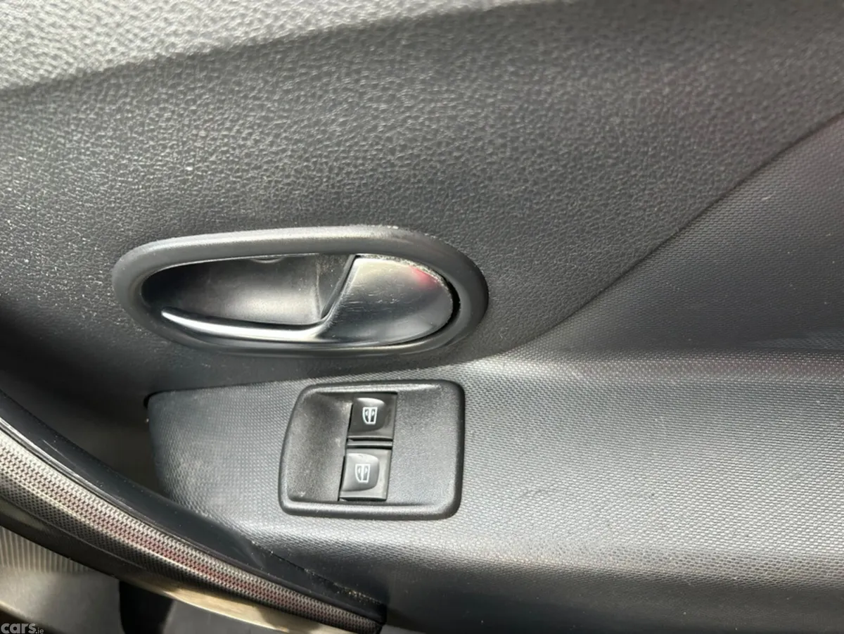 Dacia Sandero Hatchback, Petrol, 2018, Grey