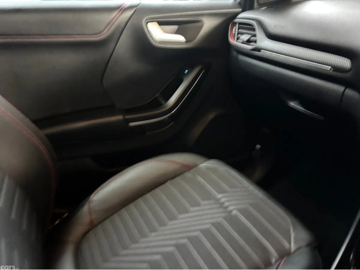 Ford Puma MPV, Petrol, 2023, Silver