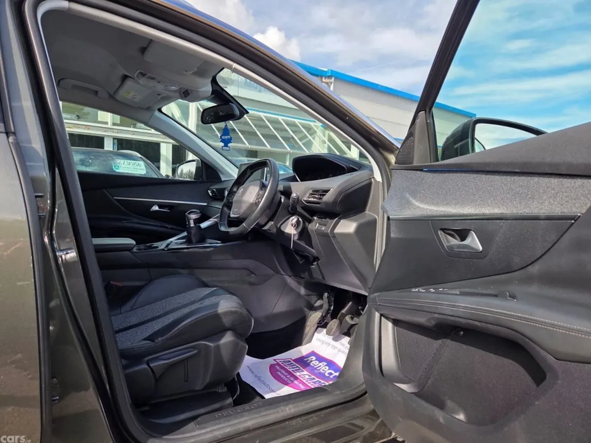 Peugeot 3008 MPV, Diesel, 2020, Grey