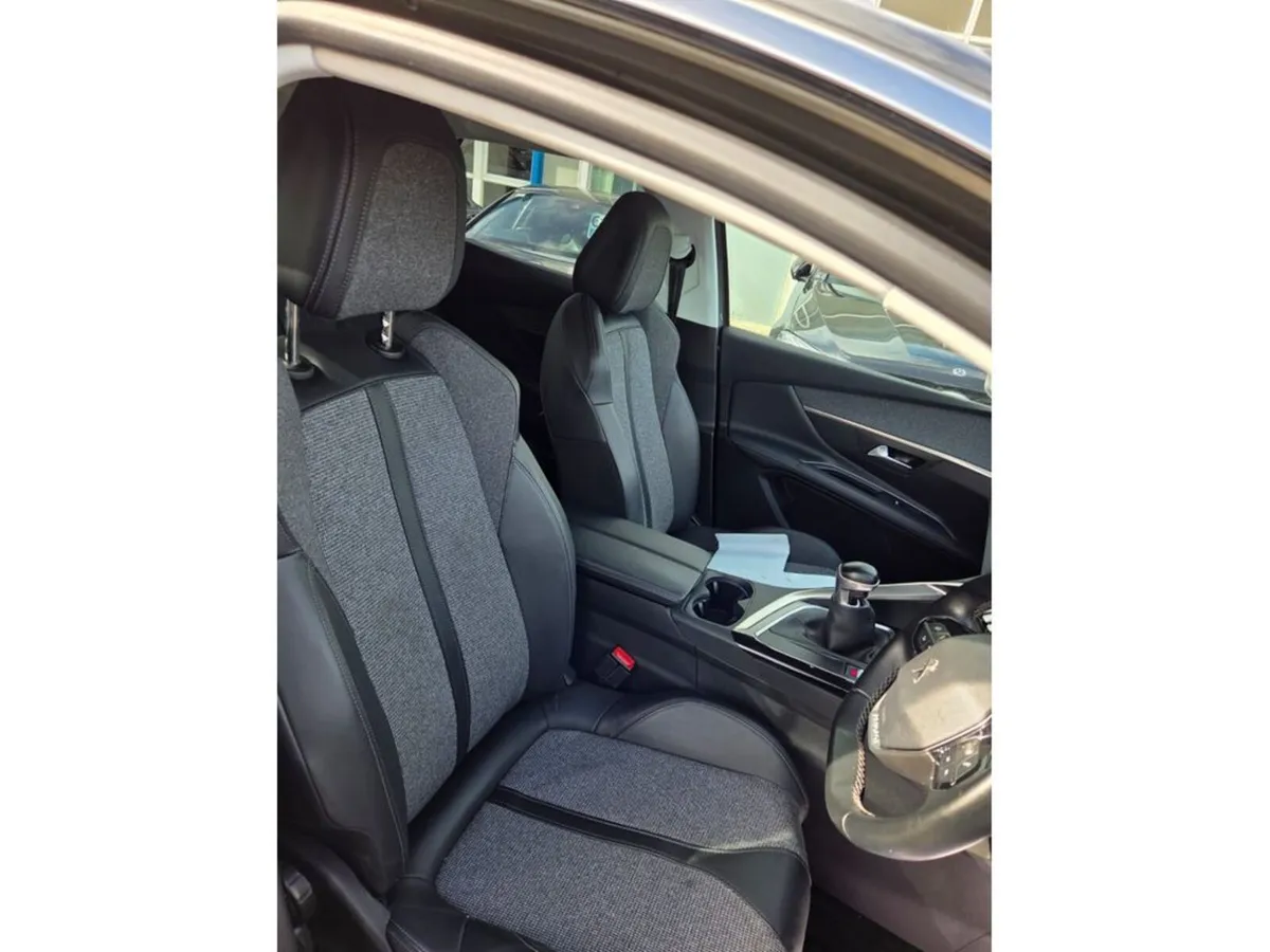 Peugeot 3008 MPV, Diesel, 2020, Grey