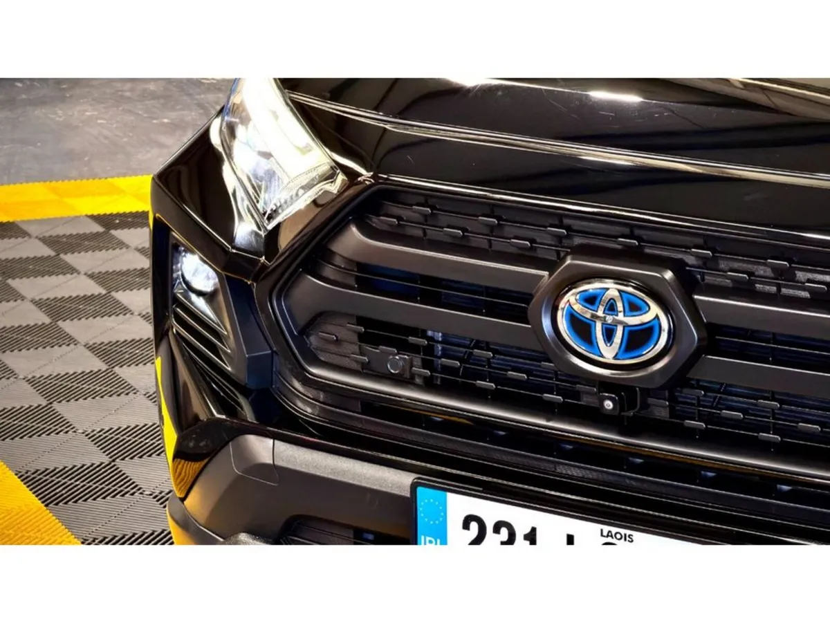 Toyota RAV4 SUV, Petrol Hybrid, 2023, Black