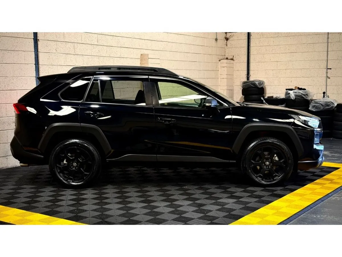 Toyota RAV4 SUV, Petrol Hybrid, 2023, Black