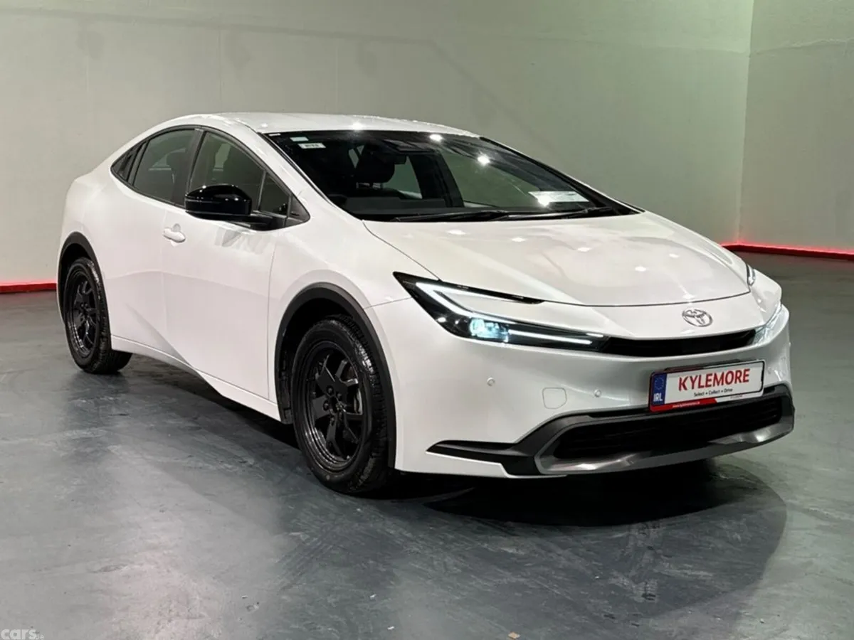 Toyota Prius Hatchback, Petrol Hybrid, 2024, White