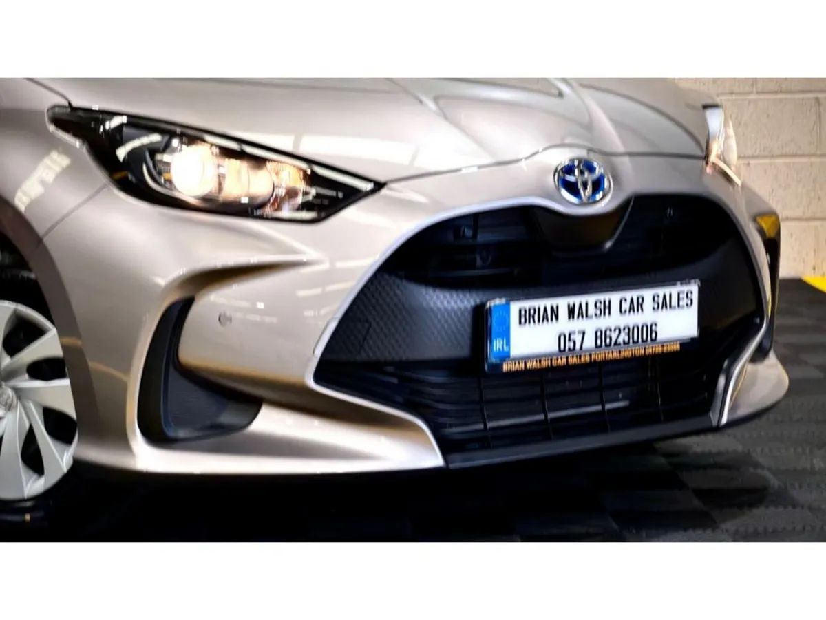 Toyota Yaris Hatchback, Petrol Hybrid, 2022, Grey