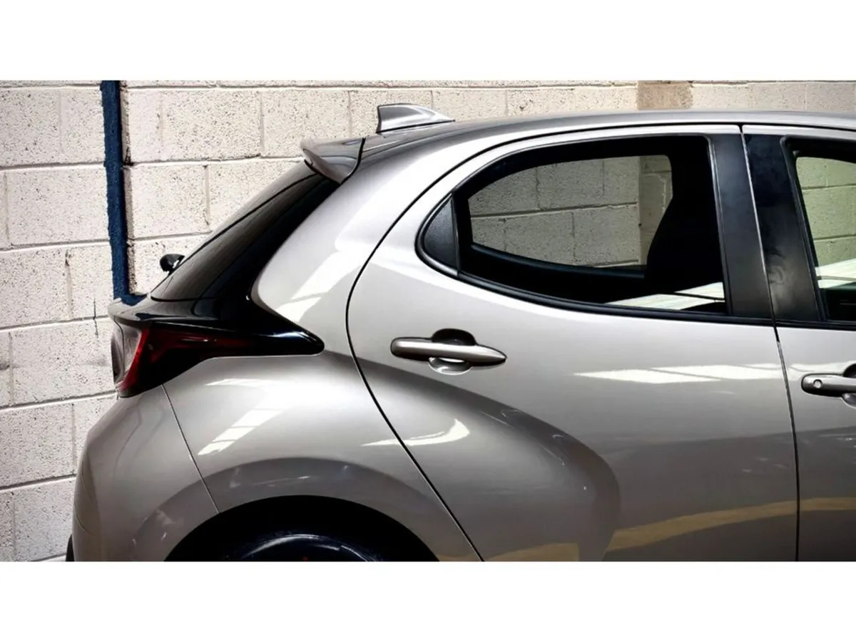 Toyota Yaris Hatchback, Petrol Hybrid, 2022, Grey