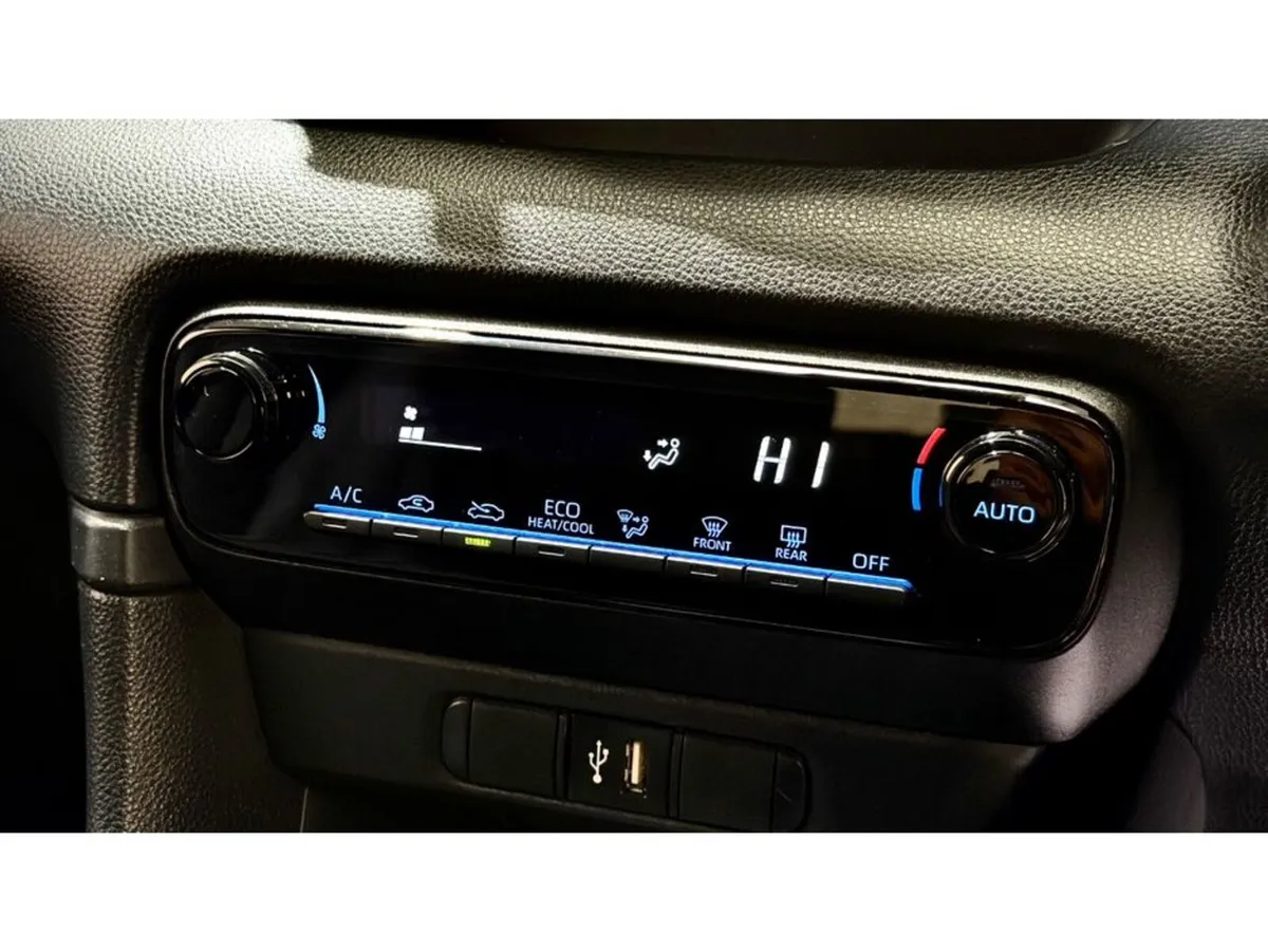 Toyota Yaris Hatchback, Petrol Hybrid, 2022, Grey