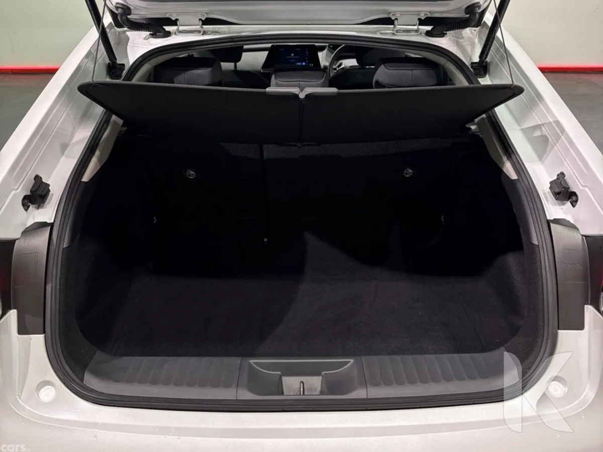 Toyota Prius Hatchback, Petrol Hybrid, 2024, White