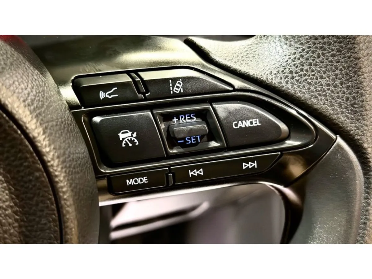 Toyota Yaris Hatchback, Petrol Hybrid, 2022, Grey