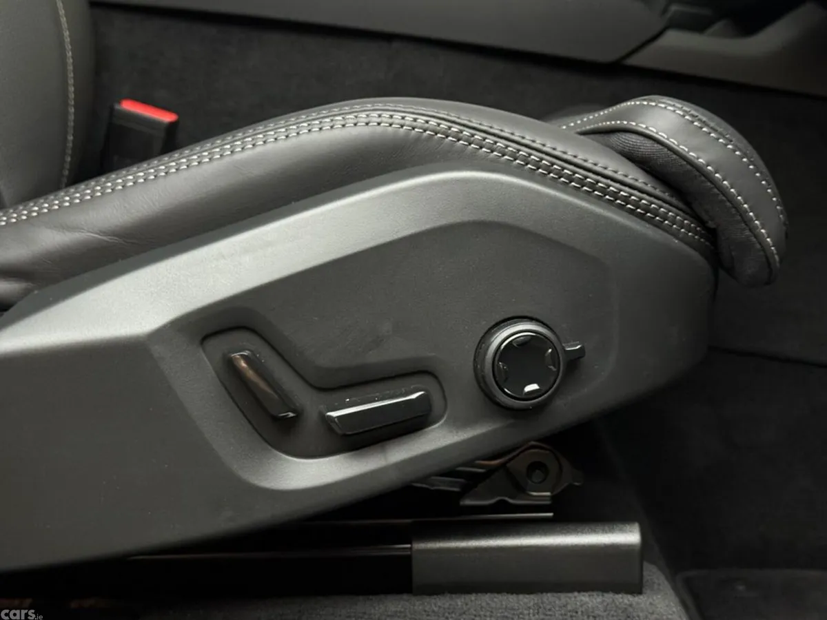 Volvo XC90 SUV, Petrol Plug-in Hybrid, 2026, Black