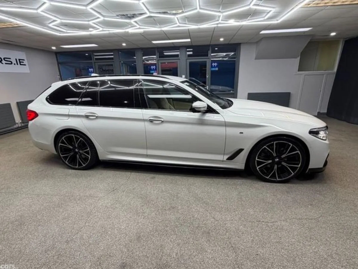 BMW 5-Series Estate, Diesel, 2017, White
